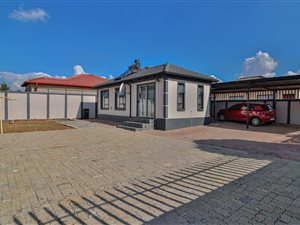 3 Bed House in Goudrand