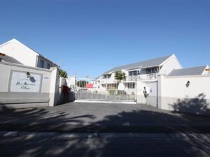 Bachelor apartment in Blouberg Sands