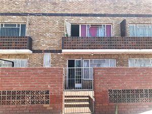 2 Bed Flat in Swartkops