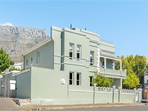4 Bed House in Oranjezicht