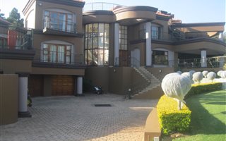 5 Bedroom House in Faerie Glen