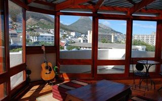 1 Bedroom Apartment in Three Anchor Bay