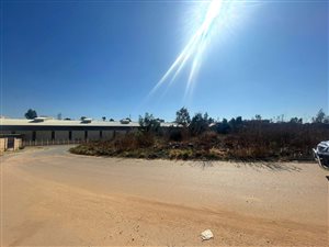 4400 m² Land available in Amalgam