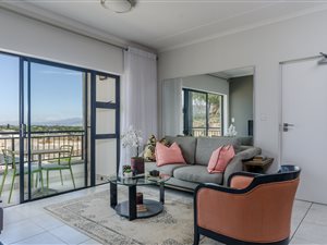 1 Bedroom Apartment in Paardevlei