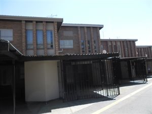 3 Bed Duplex in Meyerspark