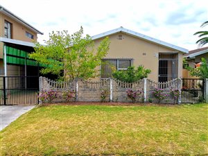 3 Bed House in Macassar