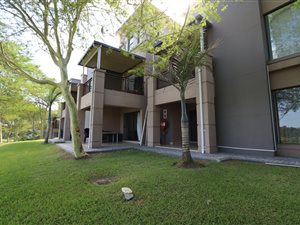 2 Bed Apartment in Palm Lakes Estate