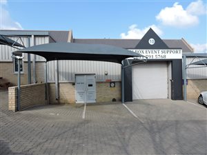 752 m² Industrial space in Ferndale