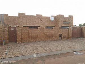 3 Bed House in Vosloorus