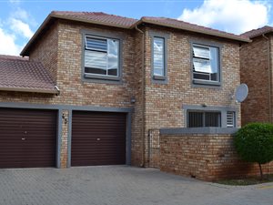3 Bed Townhouse in Wilgeheuwel