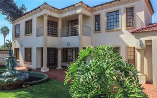 6 Bedroom House in Amandasig