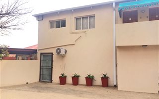 1 Bedroom Apartment in Dan Pienaar