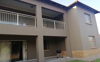 3 Bedroom Apartment in Waterval East