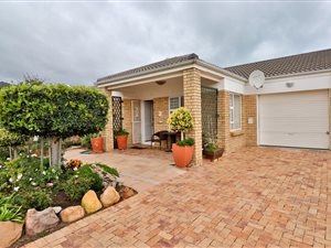 2 Bed House in Whispering Pines
