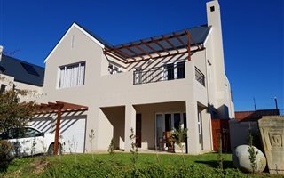 3 Bedroom House in Jamestown