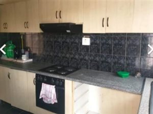 4 Bed House in Grove End