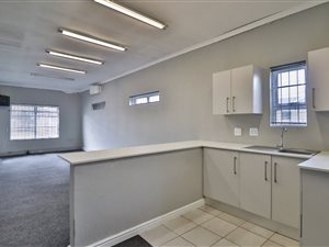 100 m² Commercial space in Newton Park