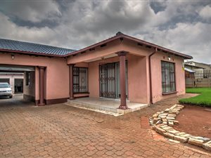 3 Bed House in Klopperpark