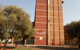 2 Bedroom Apartment in Zwartkop