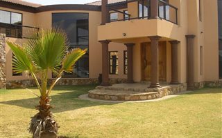 11 Bedroom House in Jameson Park