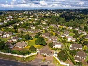 3 Bed Simplex in Hillcrest Park