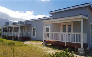 3 Bedroom House in Pringle Bay