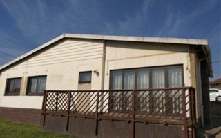 3 Bedroom House in Athlone Park