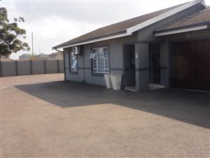 2 Bed Simplex in Richards Bay Central