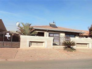 3 Bed House in Tembisa