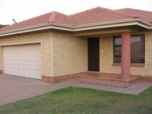 3 Bed Townhouse in Seemeeu Park