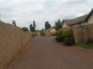 2 Bed Townhouse in Kanonkop