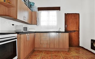 3 Bedroom House in Burgershoop