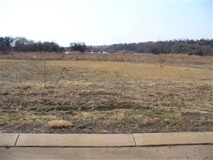 995 m² Land available in Waterlake Farm