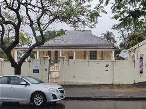 80 m² Commercial space in Essenwood