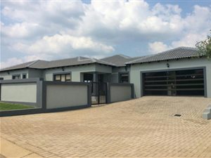 3 Bed House in Bronkhorstbaai