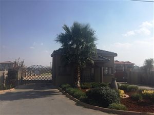 2806 m² Land available in Grimbeek Park