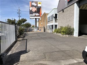 1219 m² Industrial space in Airport Industria
