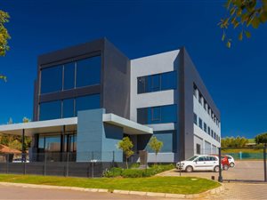 199.869995117188 m² Office Space in Midridge Park