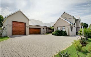 4 Bedroom House in Kingswood Golf Estate