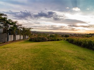 837 m² Land available in Eagle Canyon Golf Estate