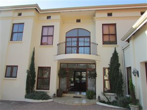 4 Bed Cluster in Bryanston West