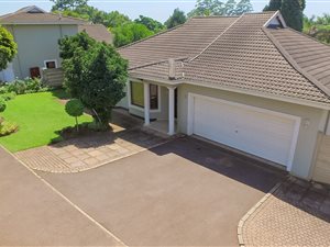 3 Bedroom Simplex in Hillcrest Central