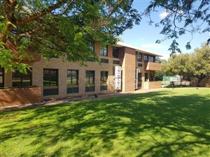 600 m² Office Space in Erand Gardens