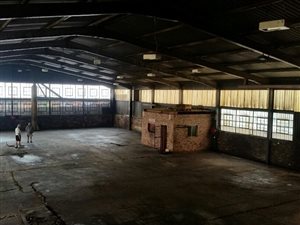 1400 m² Industrial space in Sebenza