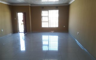 3 Bedroom Townhouse in Burgersfort
