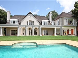 4 Bed House in Westcliff
