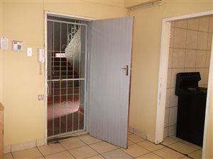 3 Bed Flat in Sunnyside