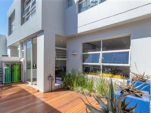 3 Bed Duplex in Melrose