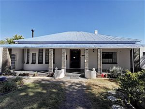 7 Bed House in Cradock