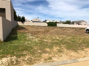 495 m² Land available in Kelderhof Country Village